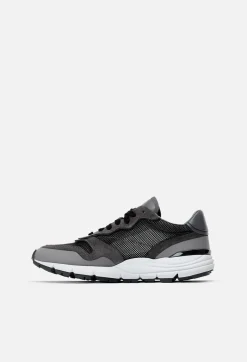 Edition One Runner