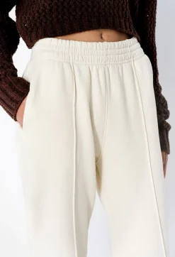 Fleeced Pintuck Sweatpant