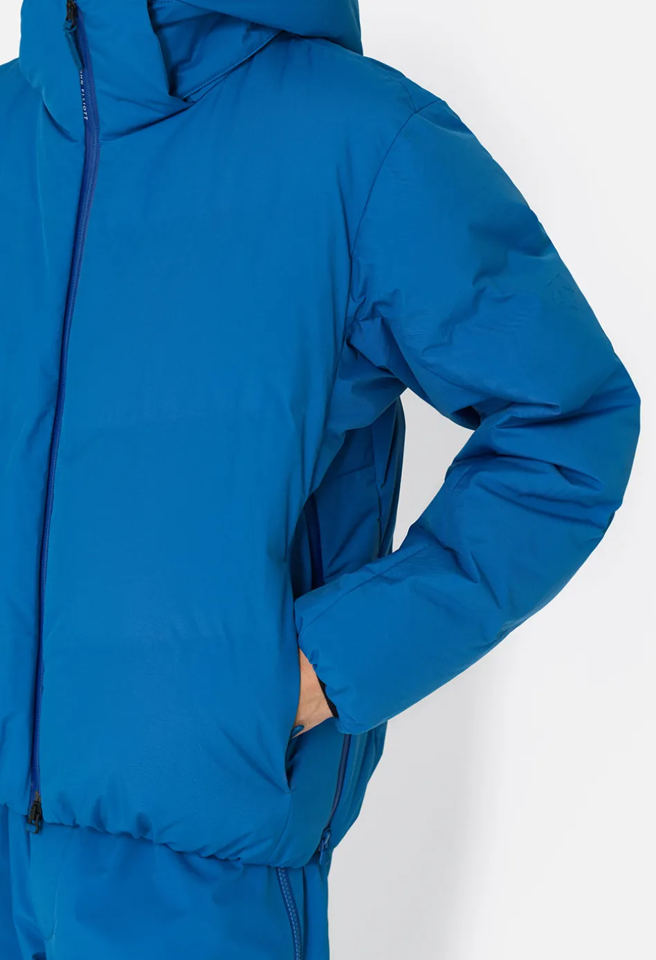 JOHN ELLIOTT X DESCENTE ALLTERRAIN MIZUSAWA DOWN JACKET