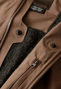 JOHN ELLIOTT X DESCENTE ALLTERRAIN SHELL JACKET