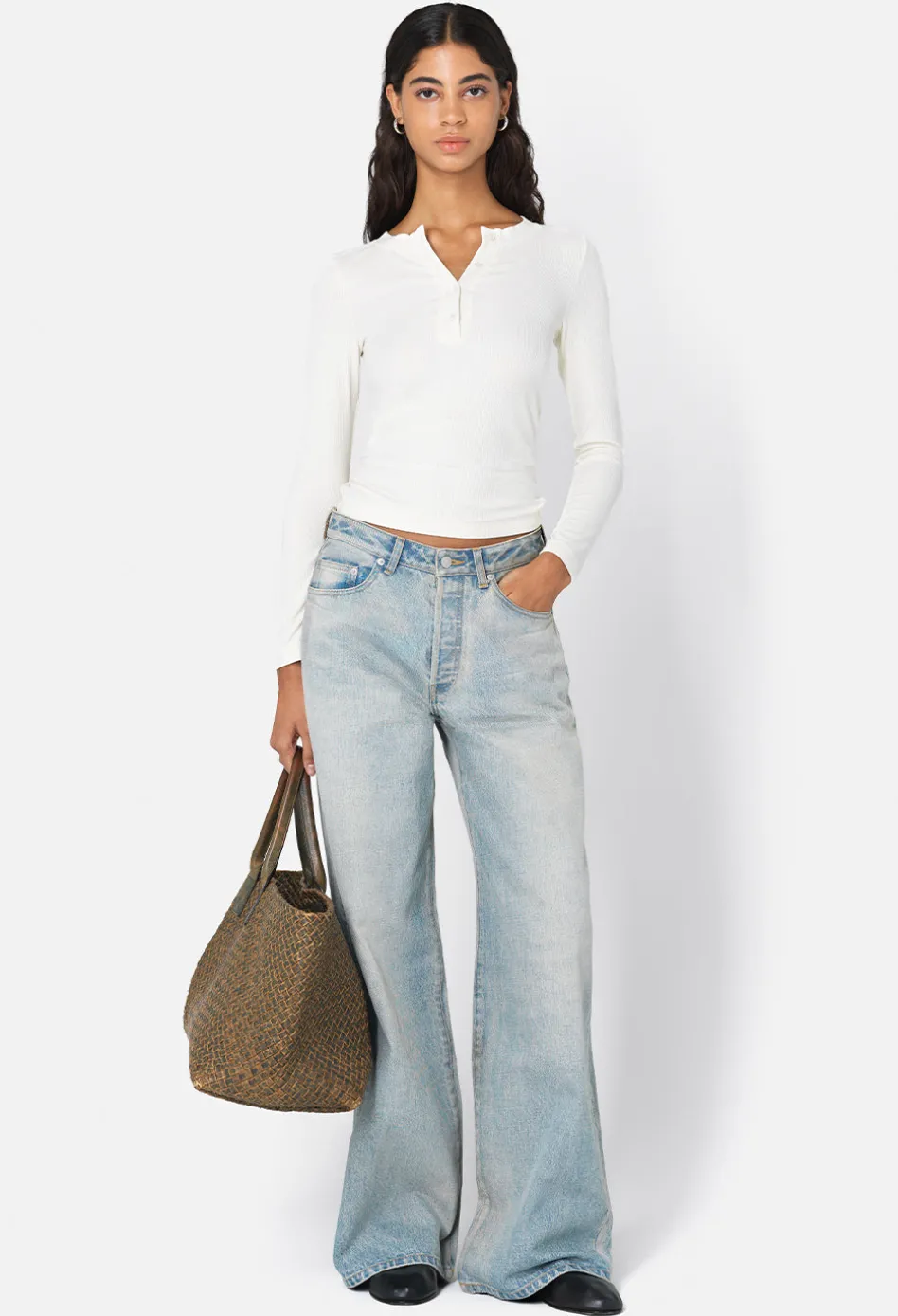 Nova Mid Rise Wide