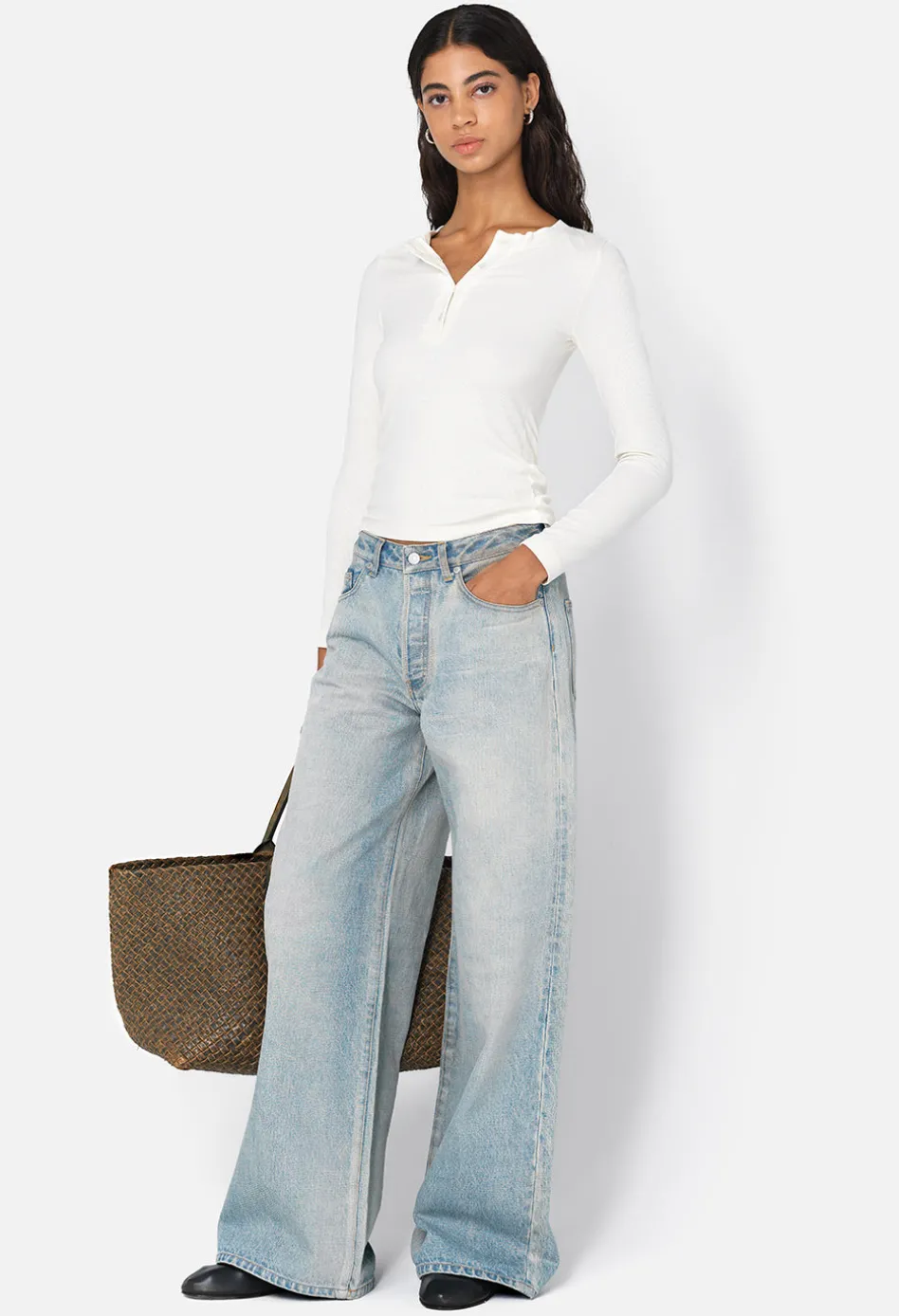 Nova Mid Rise Wide