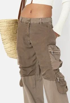 Parachute Cargo